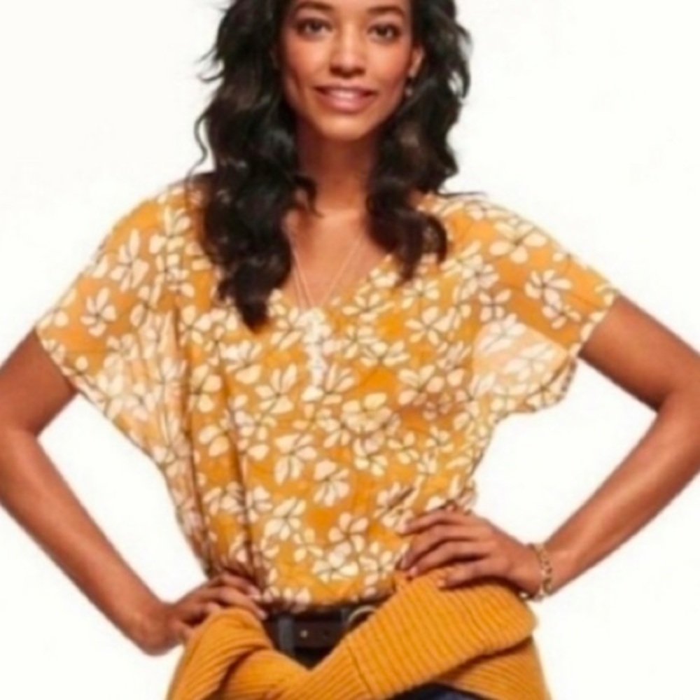 NWOT Cabi thrive yellow floral blouse size Meduim